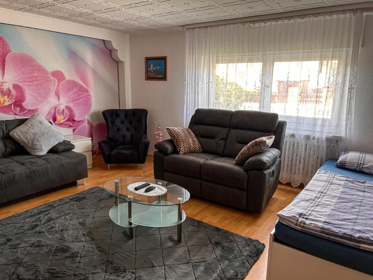 Ferien- Und Monteurwohnung Julia Moerlenbach Bagian luar foto