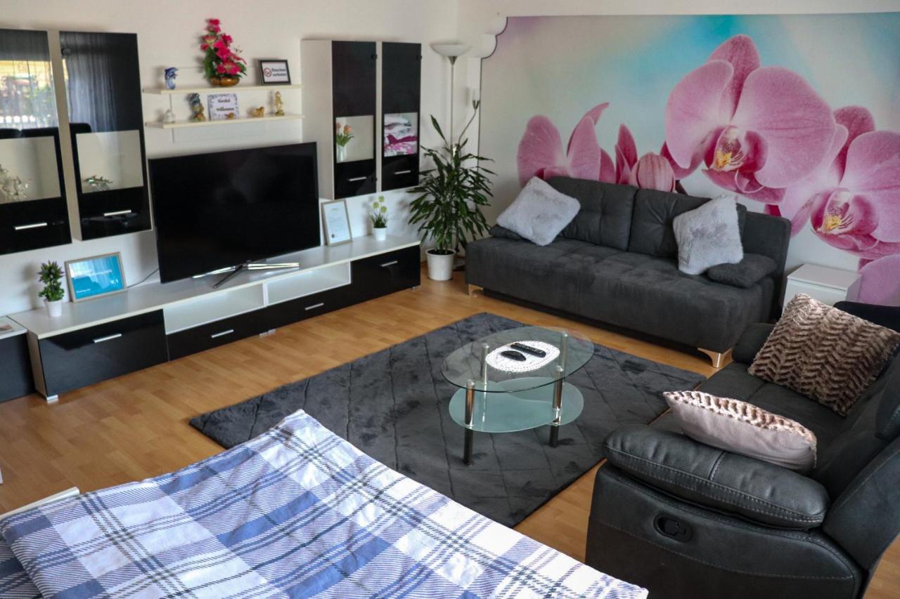 Ferien- Und Monteurwohnung Julia Moerlenbach Bagian luar foto