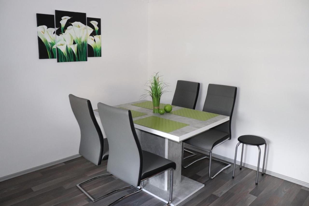 Ferien- Und Monteurwohnung Julia Moerlenbach Bagian luar foto